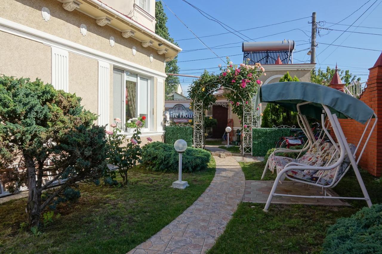 White House Apartments Odessa Extérieur photo