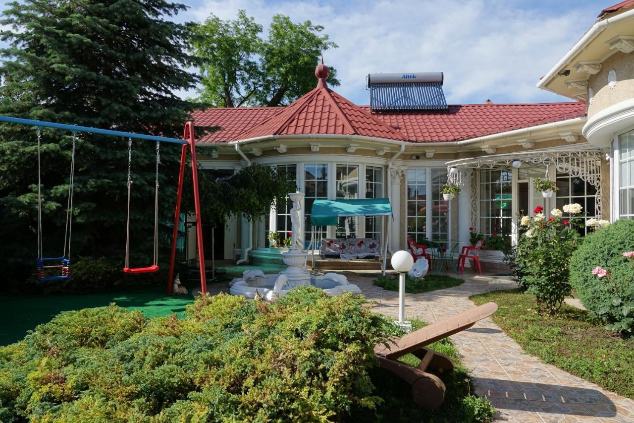White House Apartments Odessa Extérieur photo