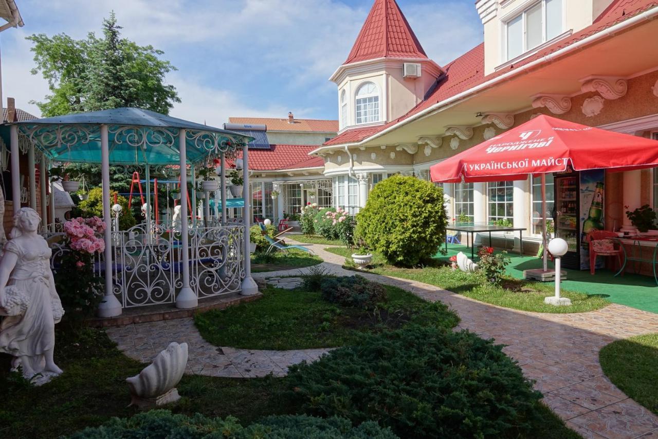 White House Apartments Odessa Extérieur photo