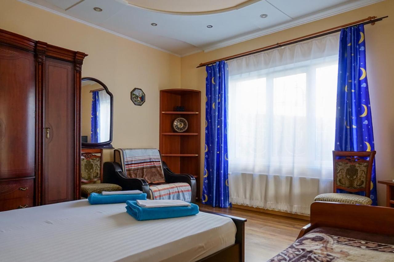 White House Apartments Odessa Extérieur photo