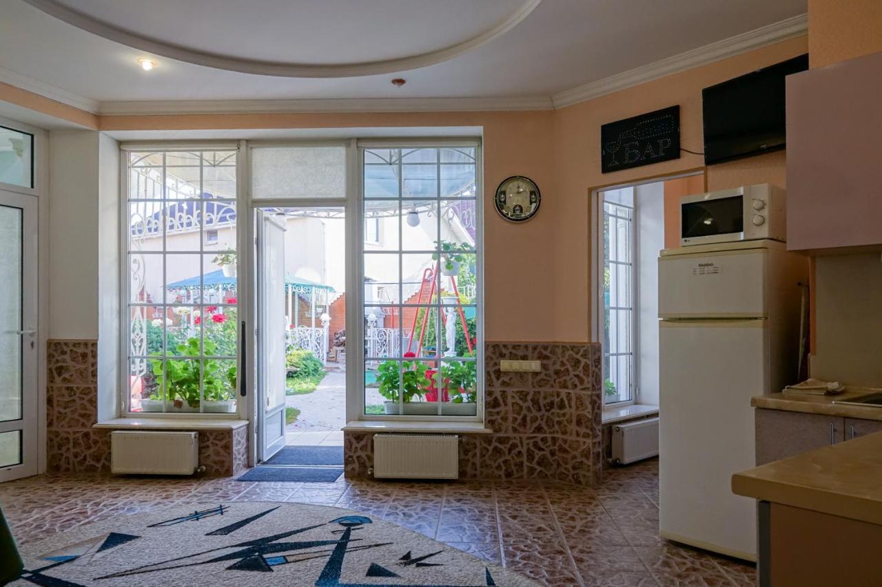 White House Apartments Odessa Extérieur photo