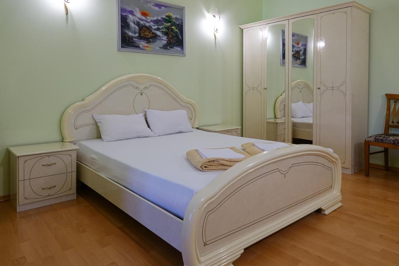 White House Apartments Odessa Extérieur photo