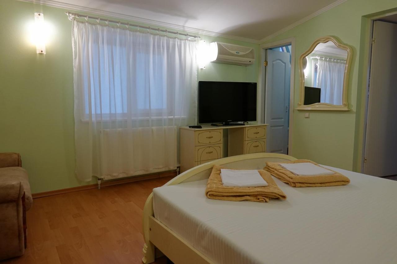 White House Apartments Odessa Extérieur photo