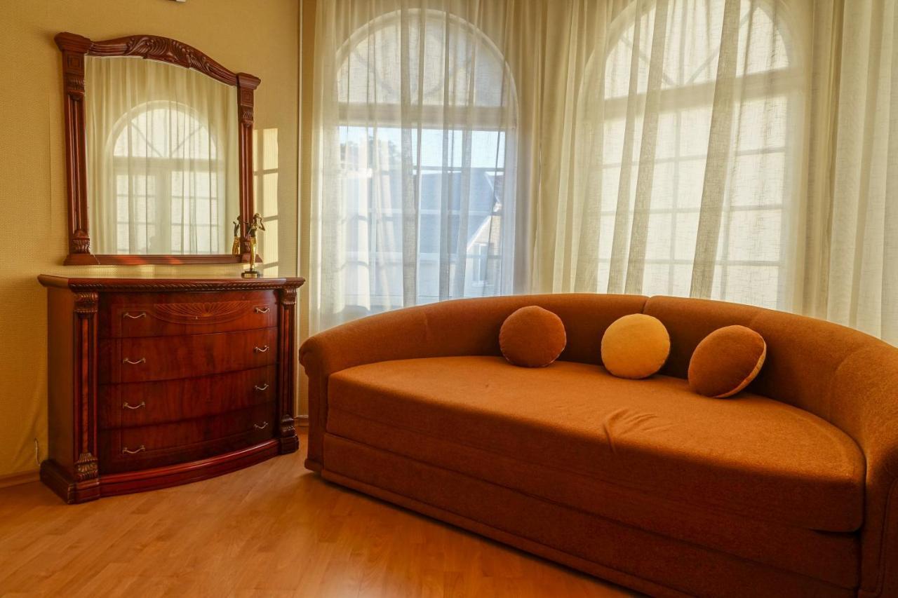 White House Apartments Odessa Extérieur photo