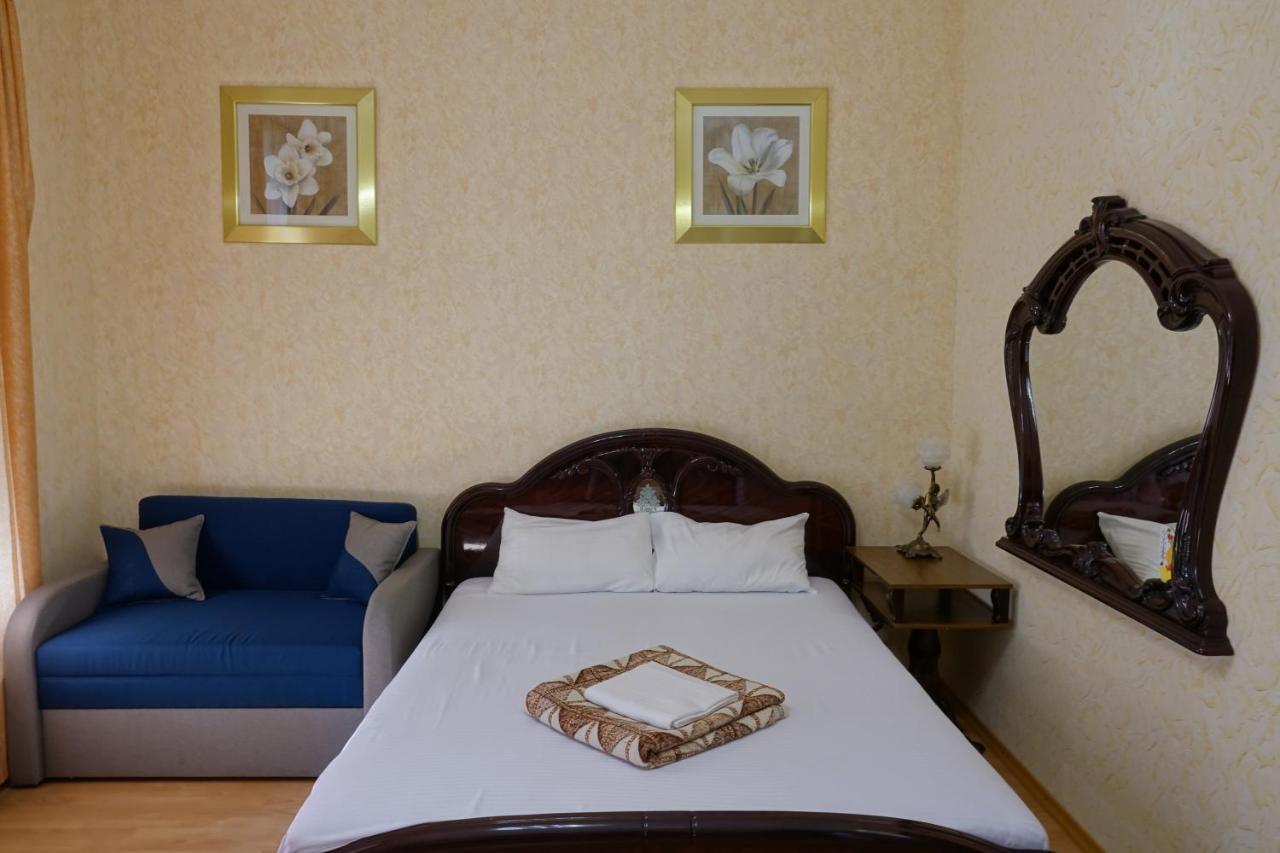 White House Apartments Odessa Extérieur photo