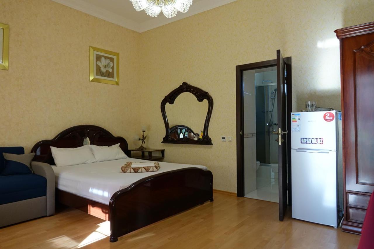 White House Apartments Odessa Extérieur photo