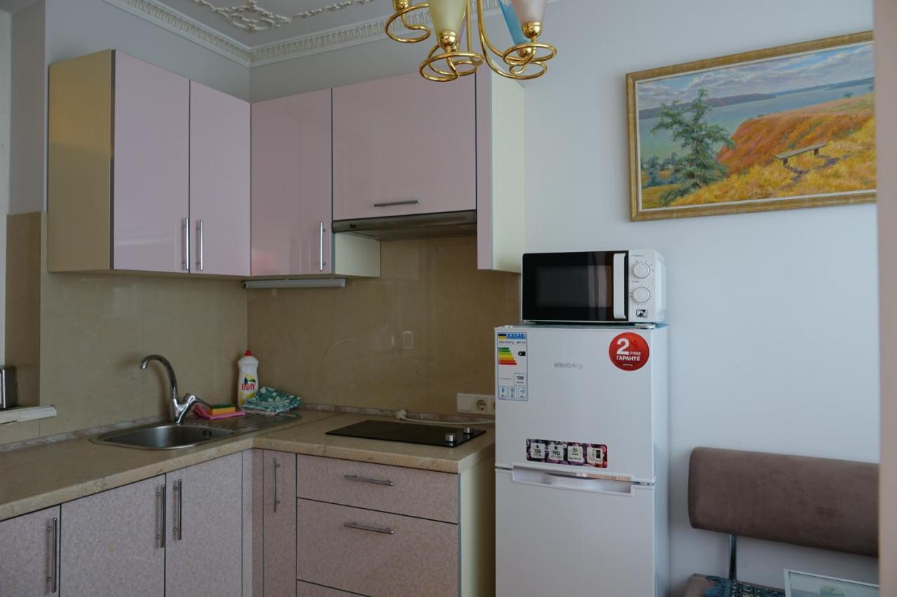 White House Apartments Odessa Extérieur photo