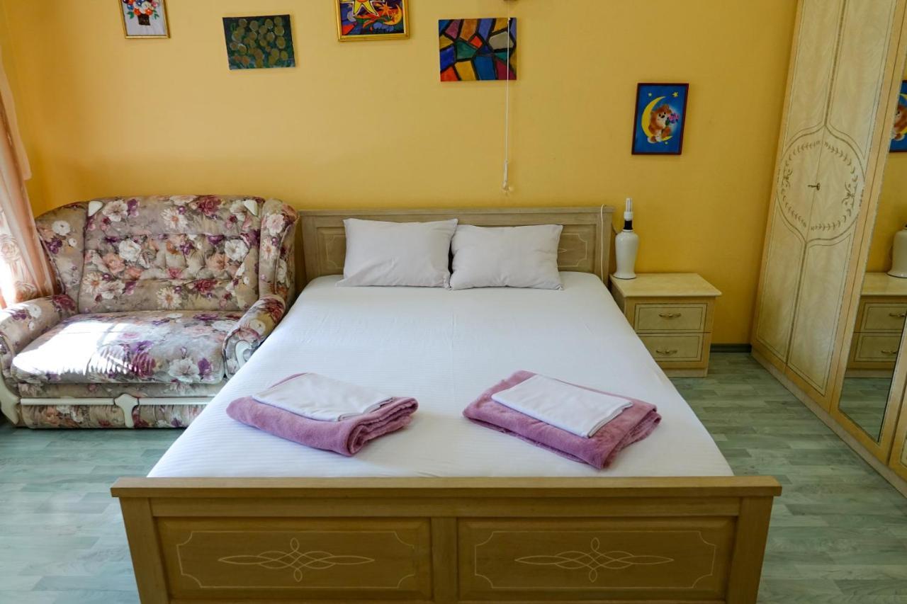 White House Apartments Odessa Extérieur photo