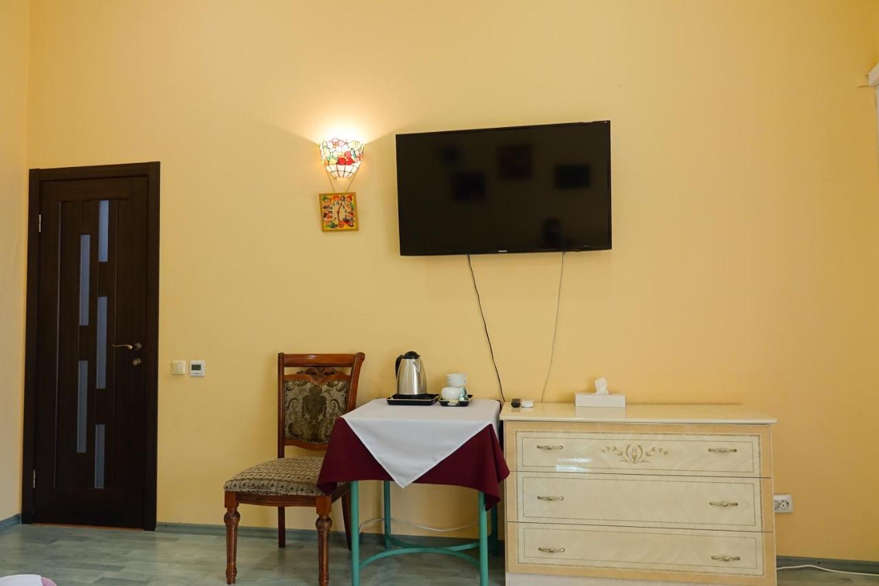 White House Apartments Odessa Extérieur photo