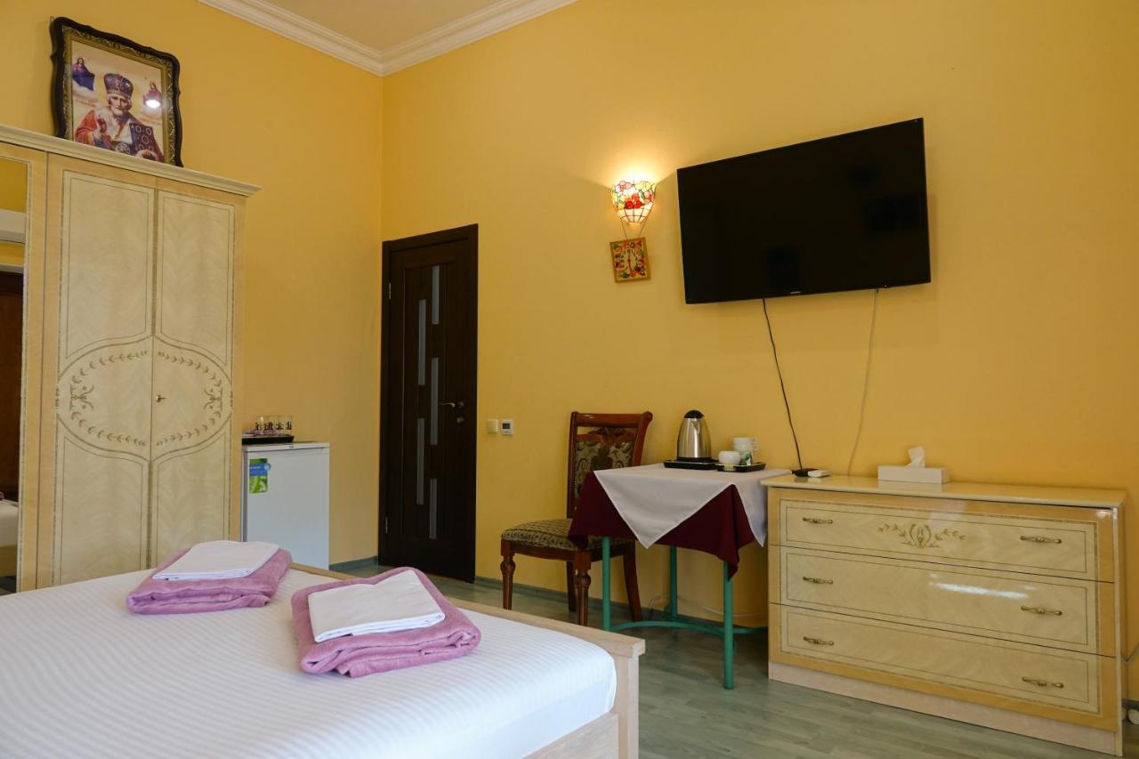 White House Apartments Odessa Extérieur photo