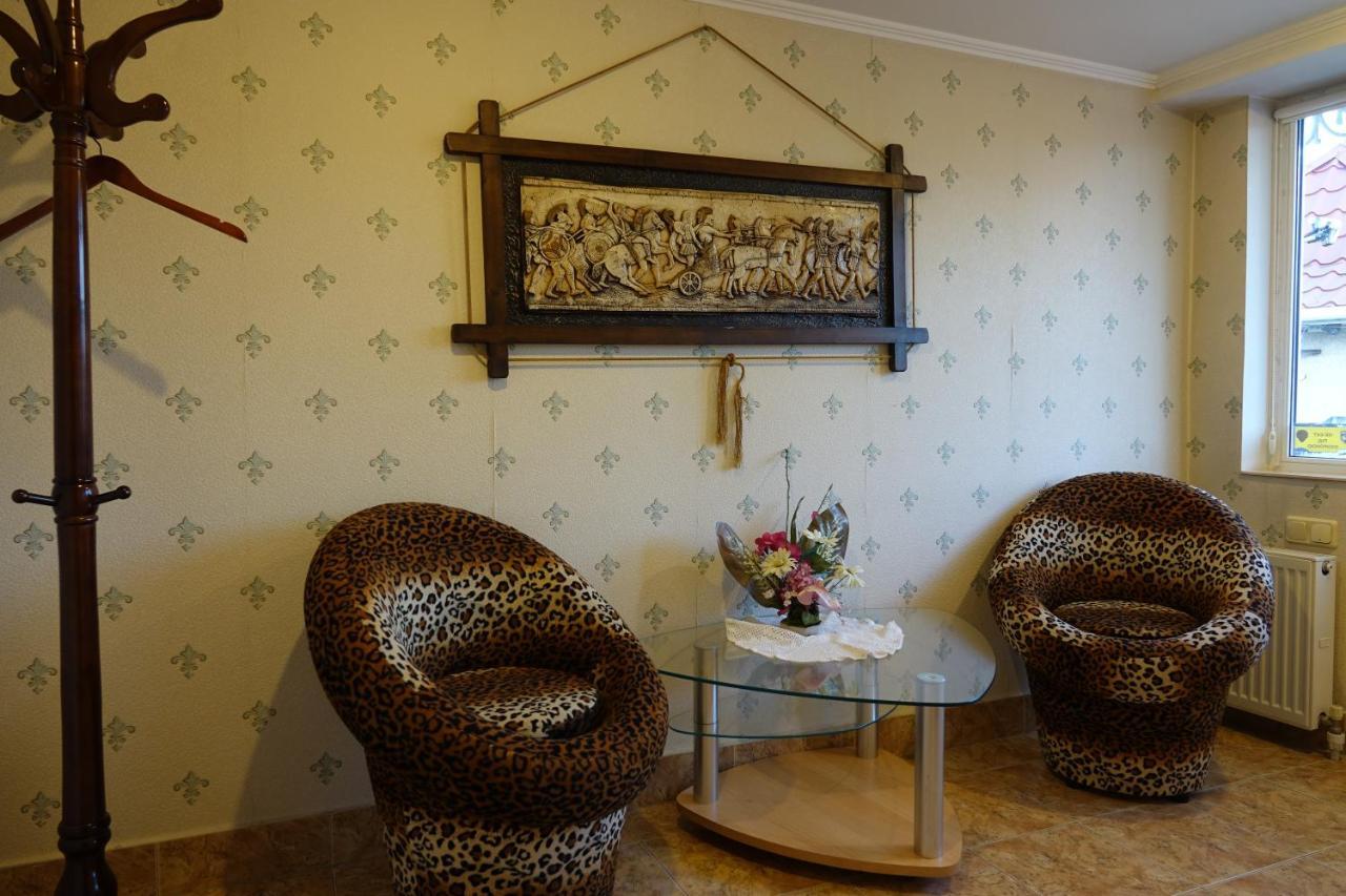 White House Apartments Odessa Extérieur photo